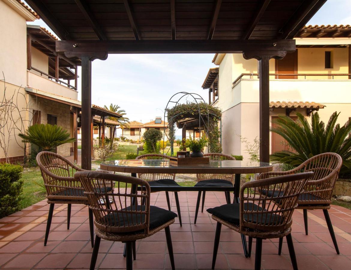 Porto Thea Alexandra Shared Pool Villa, Áfitos Extérieur photo